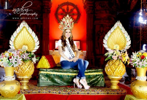 “Face of beauty international 2014” тэмцээнд оролцож буй мисс Б.Ариунзаяагийн зурагнаас